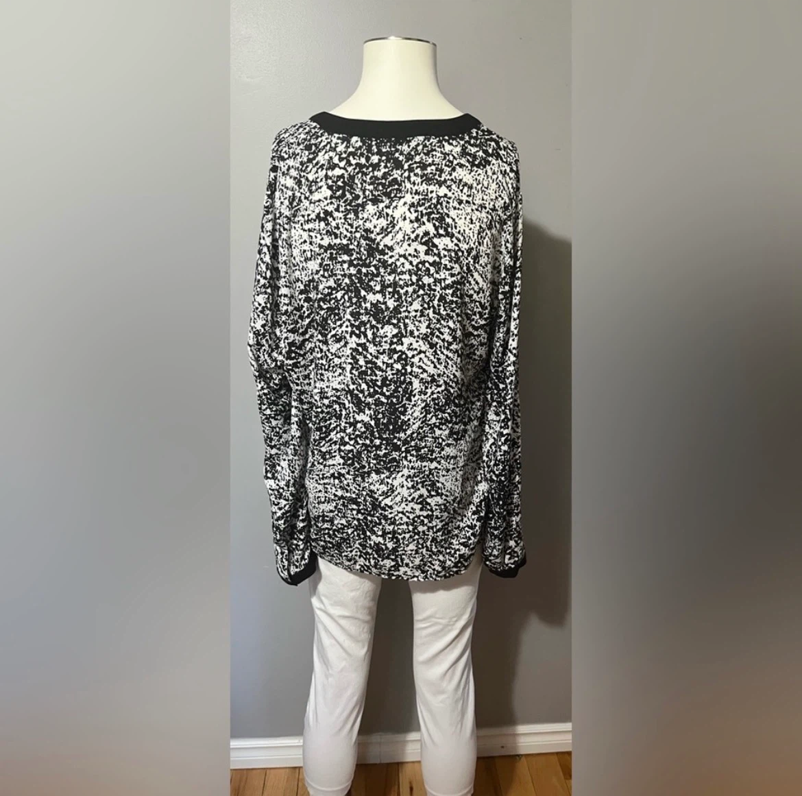 Kenneth Cole Select Black & White Blouse - L - photo 4