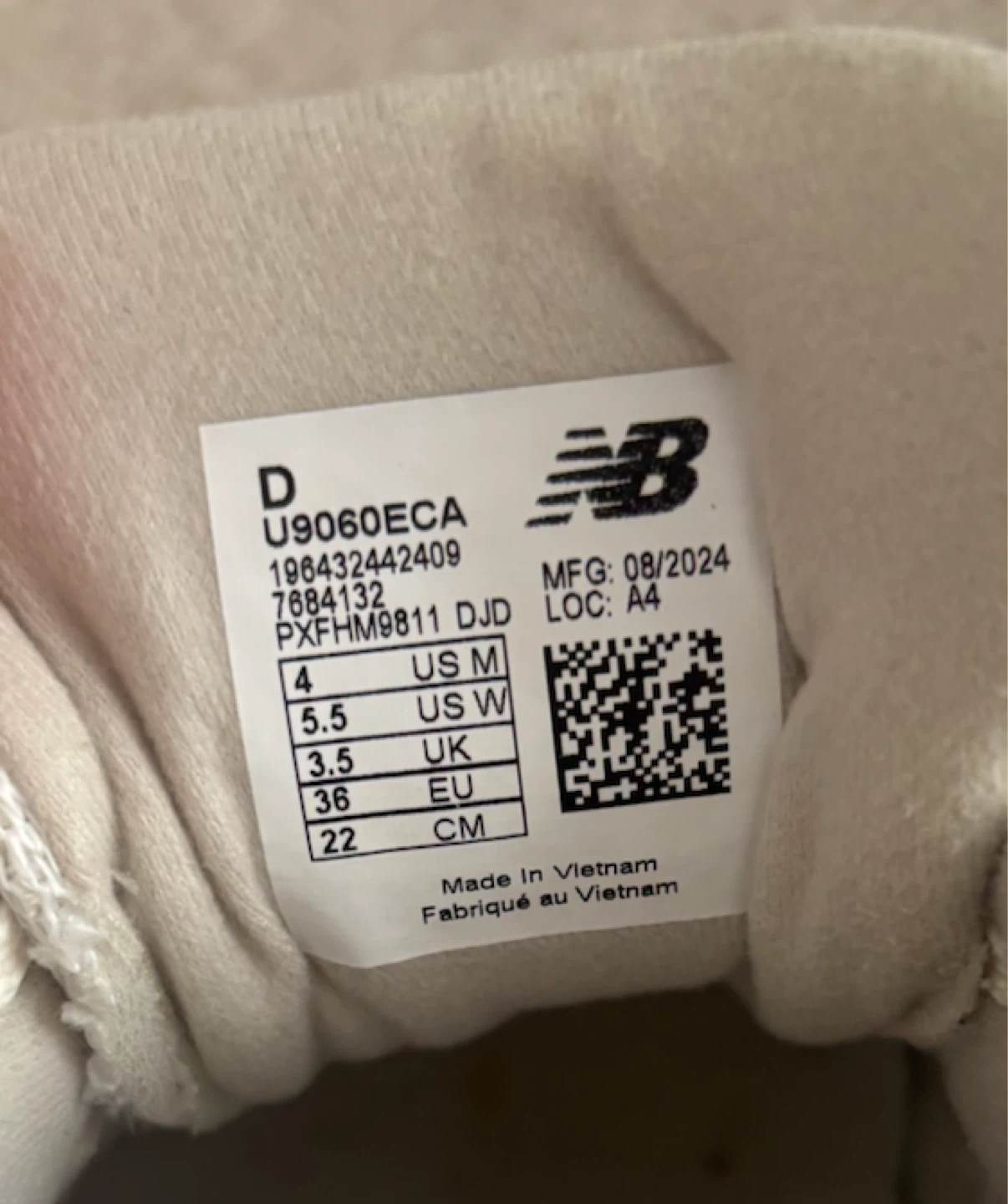 New Balance 9060 Off-White Sneakers size 5.5w - photo 4