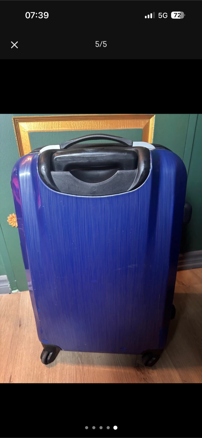 Medium suitcase - photo 3