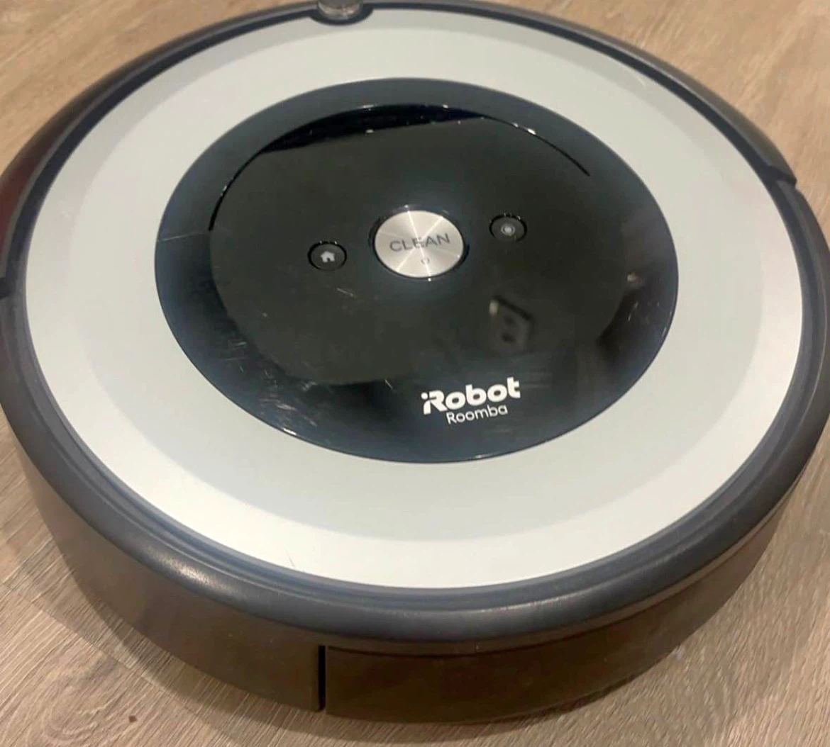 iRobot Roomba e6 barely used in excellent condition