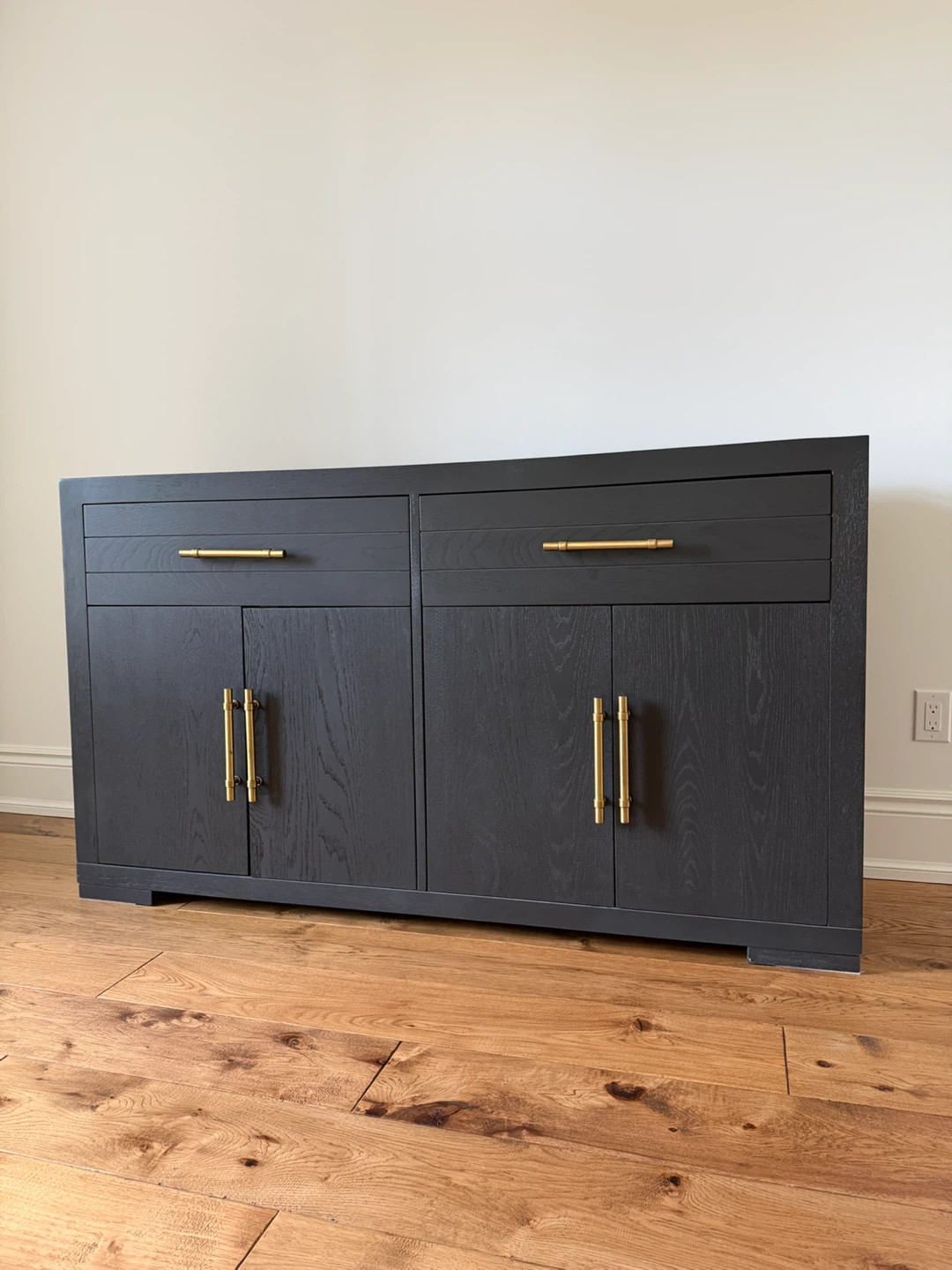 BLACK BUFFET HRDWDS OAK VENEERS 4 YRS OLD SOFT CLOSE CUPBOARDS - photo 2