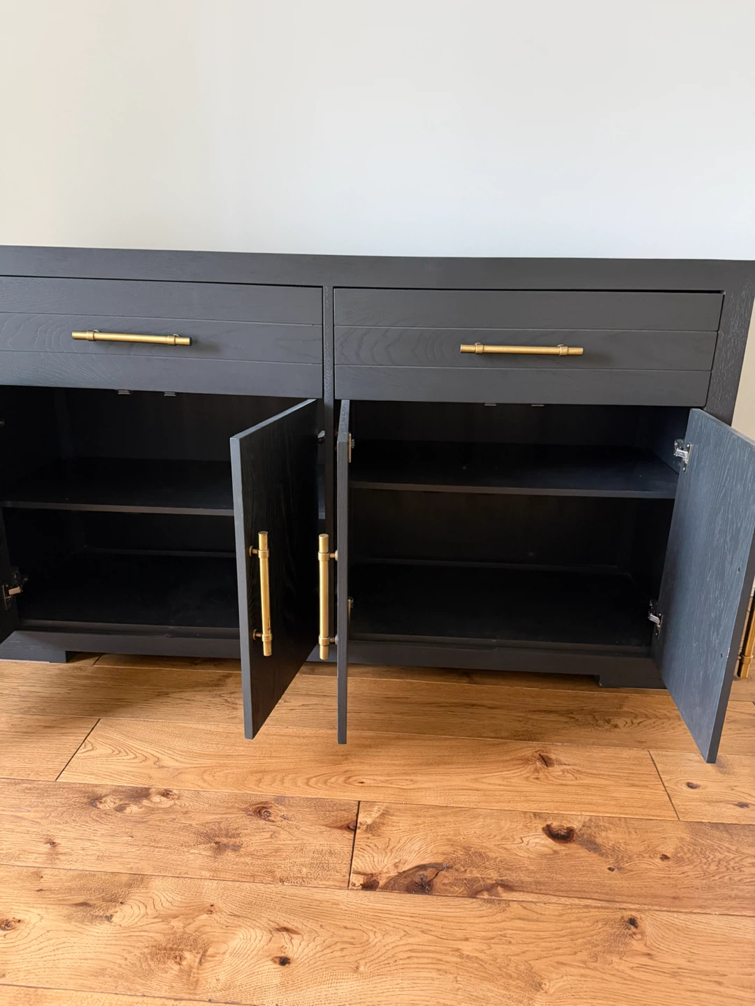 BLACK BUFFET HRDWDS OAK VENEERS 4 YRS OLD SOFT CLOSE CUPBOARDS - photo 3
