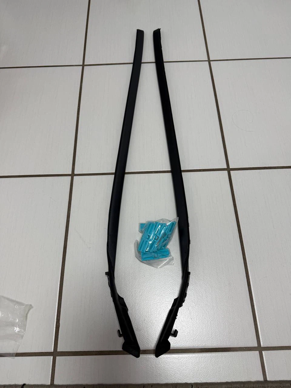 Lexus IS250 IS350 IS-F Roof Drip Moulding Kit Left & Right - photo 5