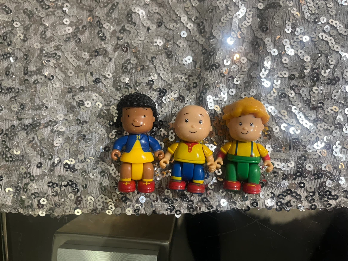Caillou figure set