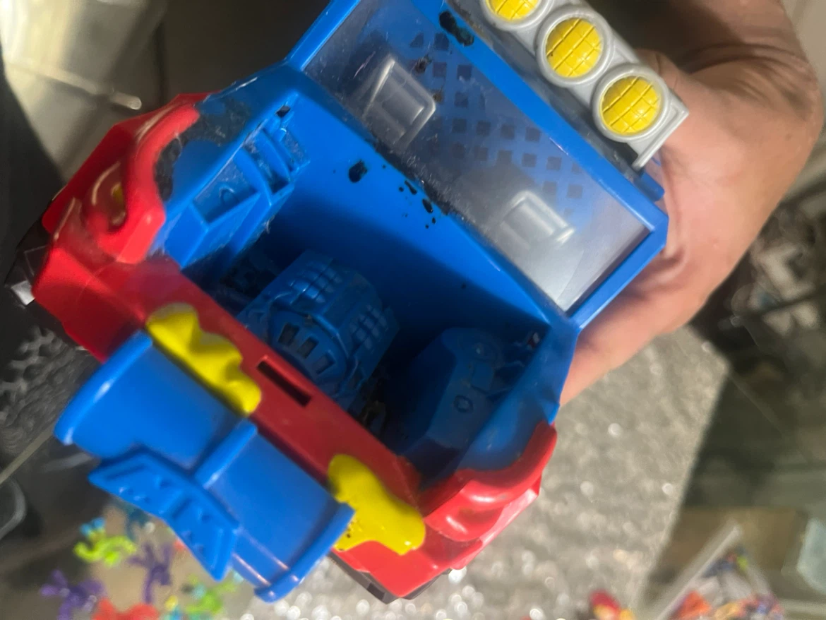 Mutant Mania Wrestling Truck and Figures - photo 4