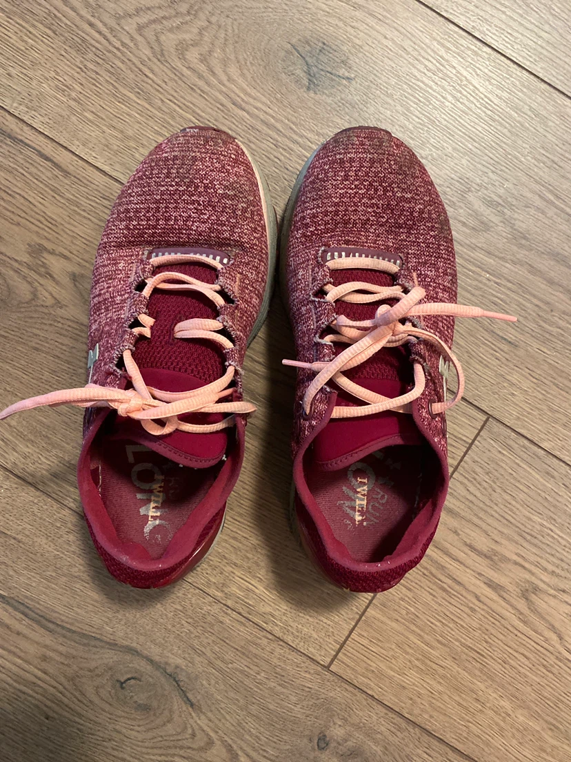 Under Armour Running Shoes Burgundy