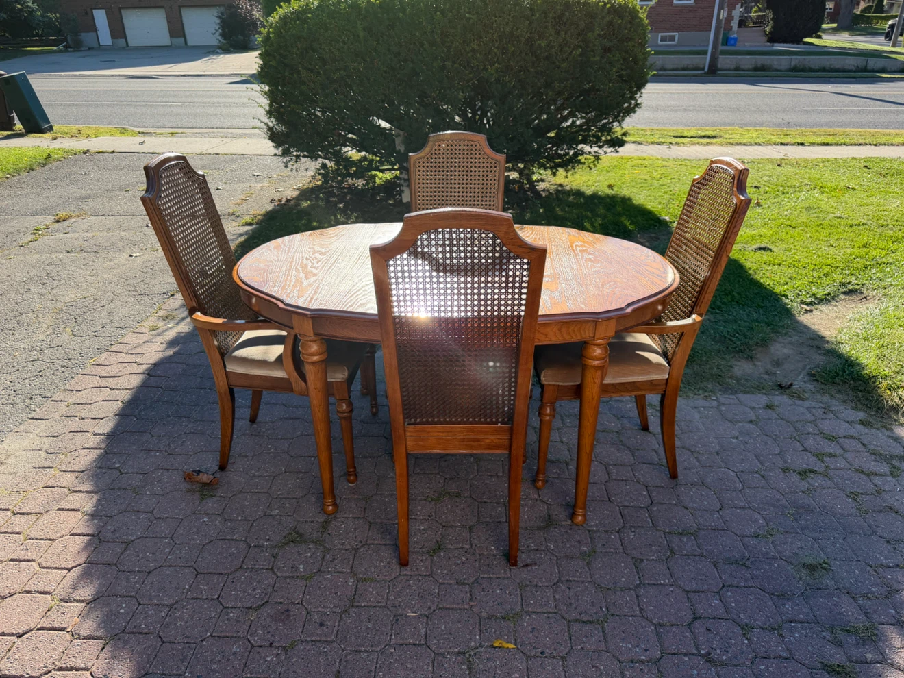 Sklar Peppler Dinner Table and Chairs