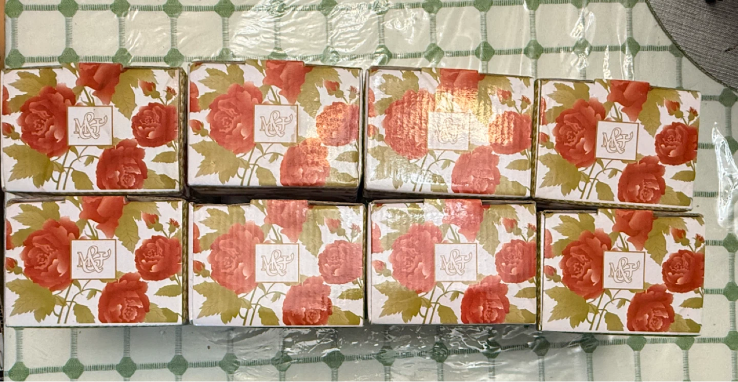 BRAND NEW: 8 Mayfair & Jackson Bone China Mugs - photo 2
