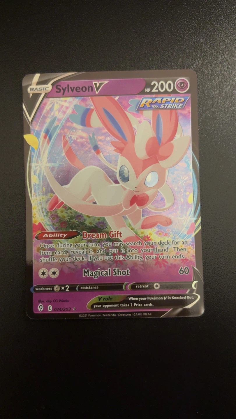 Sylveon V Rapid Strike Trading Card