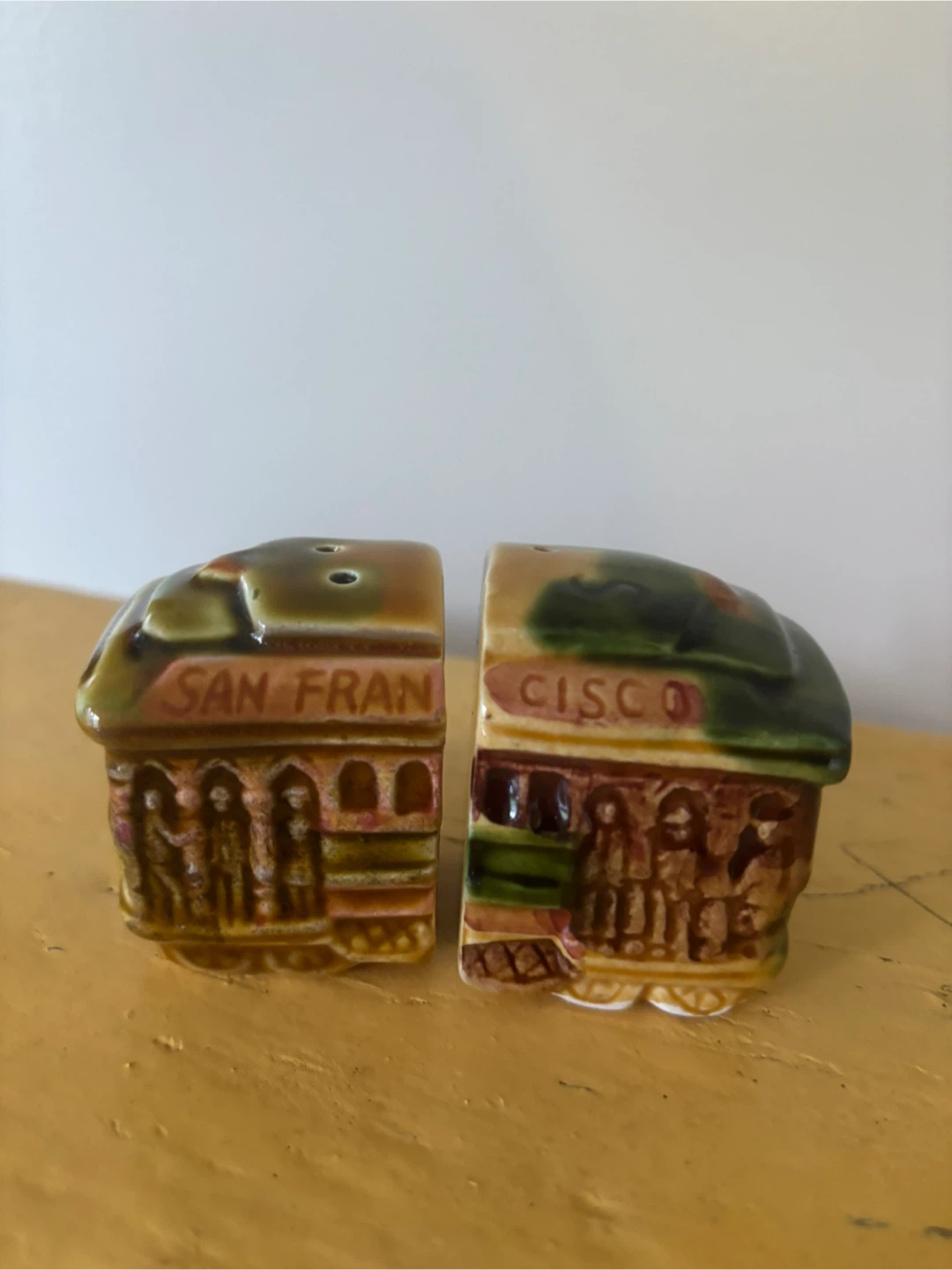 San Francisco Cable Car Salt and Pepper Shakers - photo 3