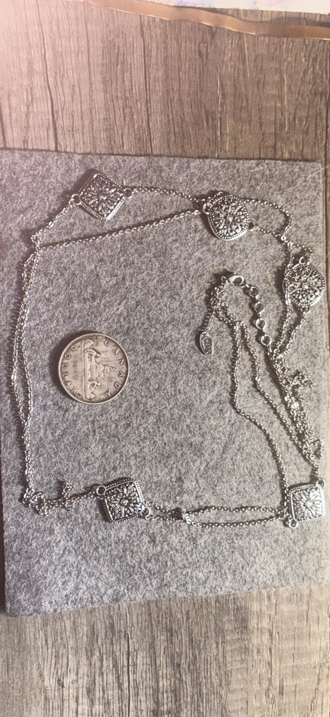 Very large Amrita Singh necklace metallic