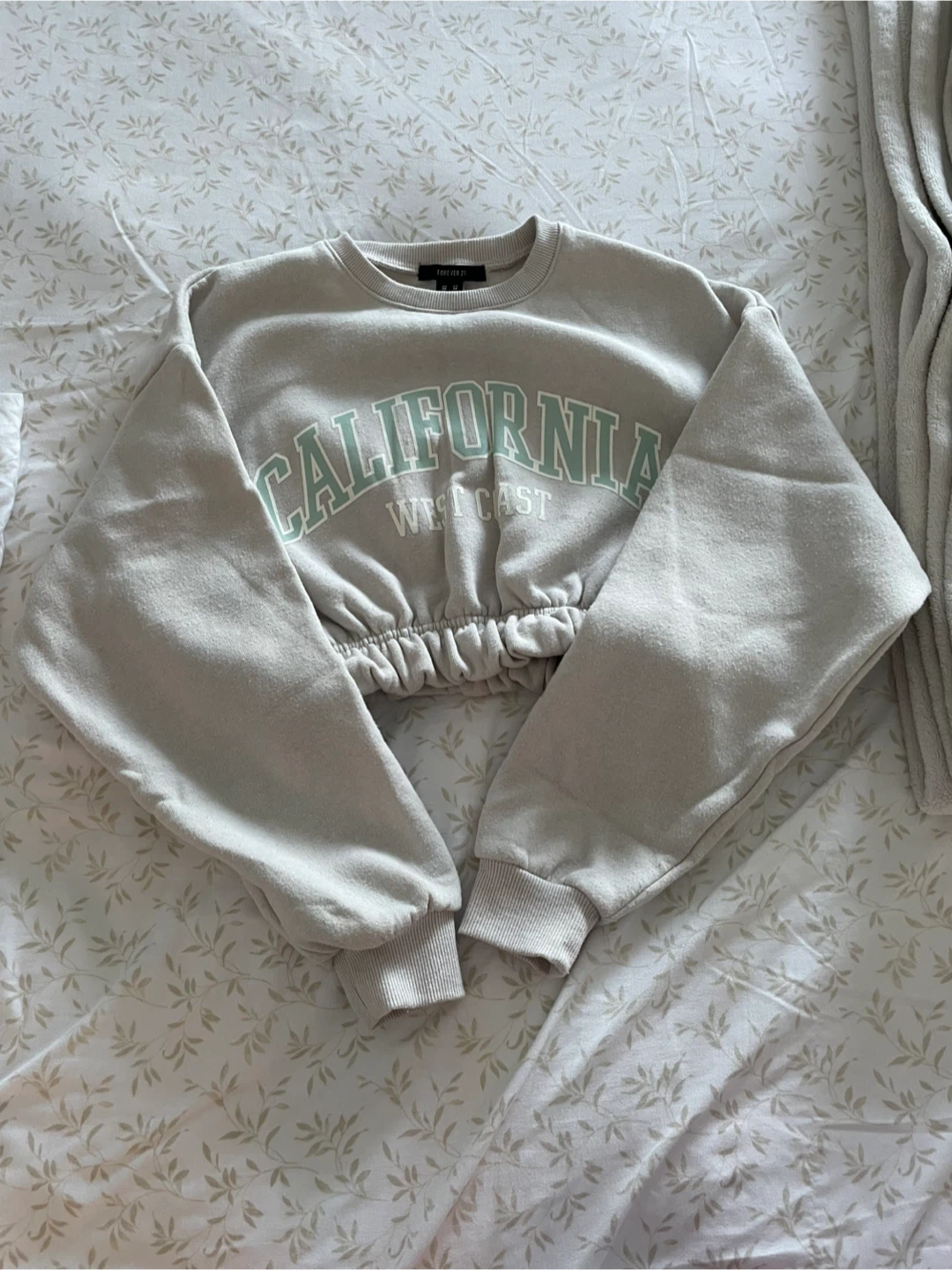 Two Forever 21 Cropped Sweatshirts - photo 2