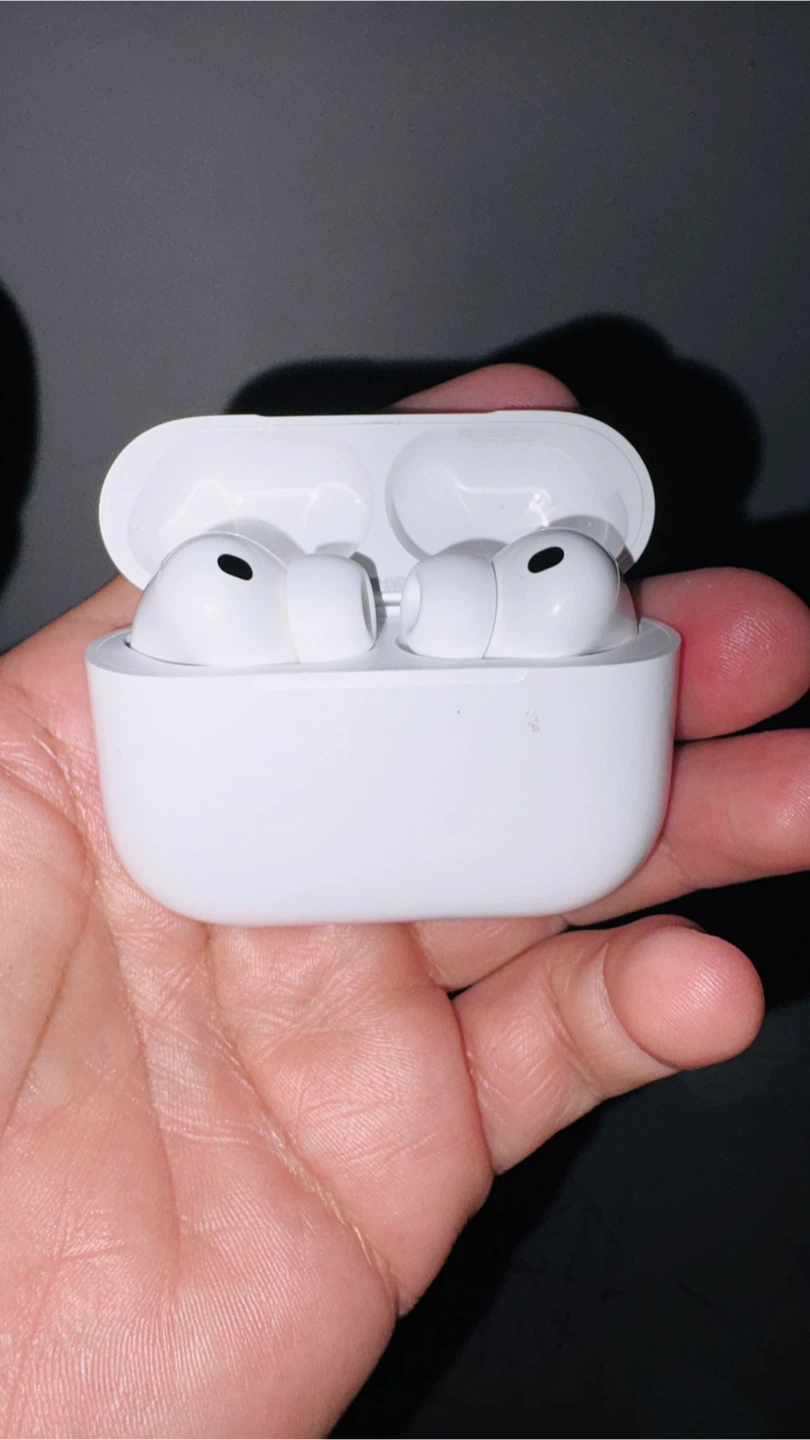 Apple AirPods Pro 3 with Controller Style Case