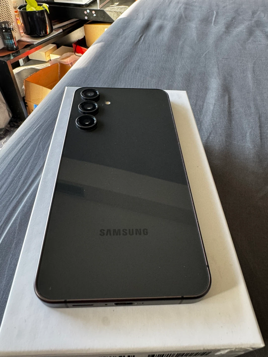 Samsung Galaxy S24FE Smartphone - photo 3
