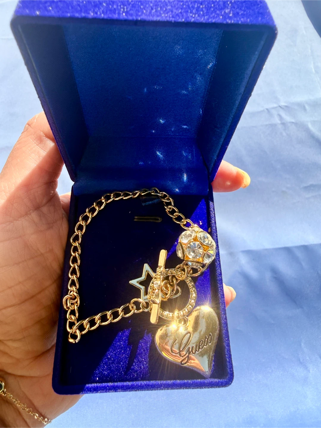 Guess gold-tone heart charm bracelet - photo 2