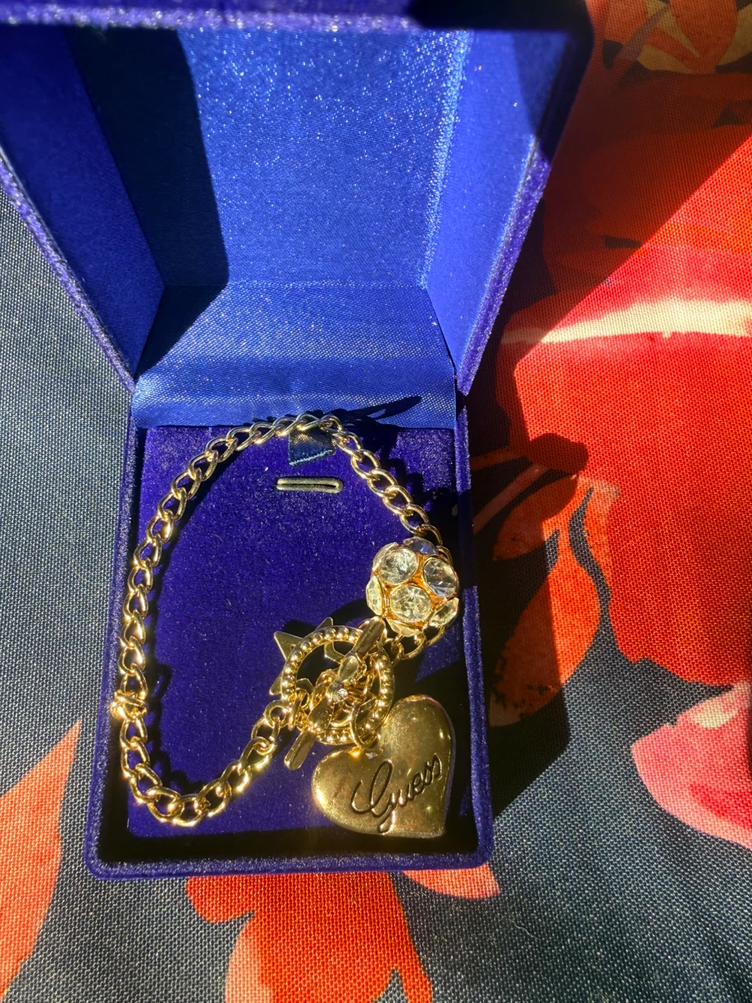 Guess gold-tone heart charm bracelet - photo 5