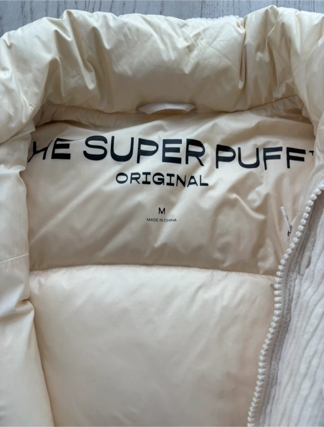 Aritzia The Super Puff Original - Cream Corduroy - Size M - photo 3