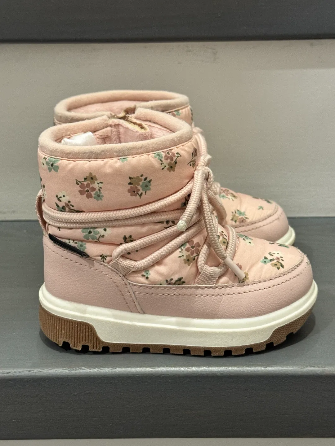 Girl toddler winter boots size 6 - photo 2