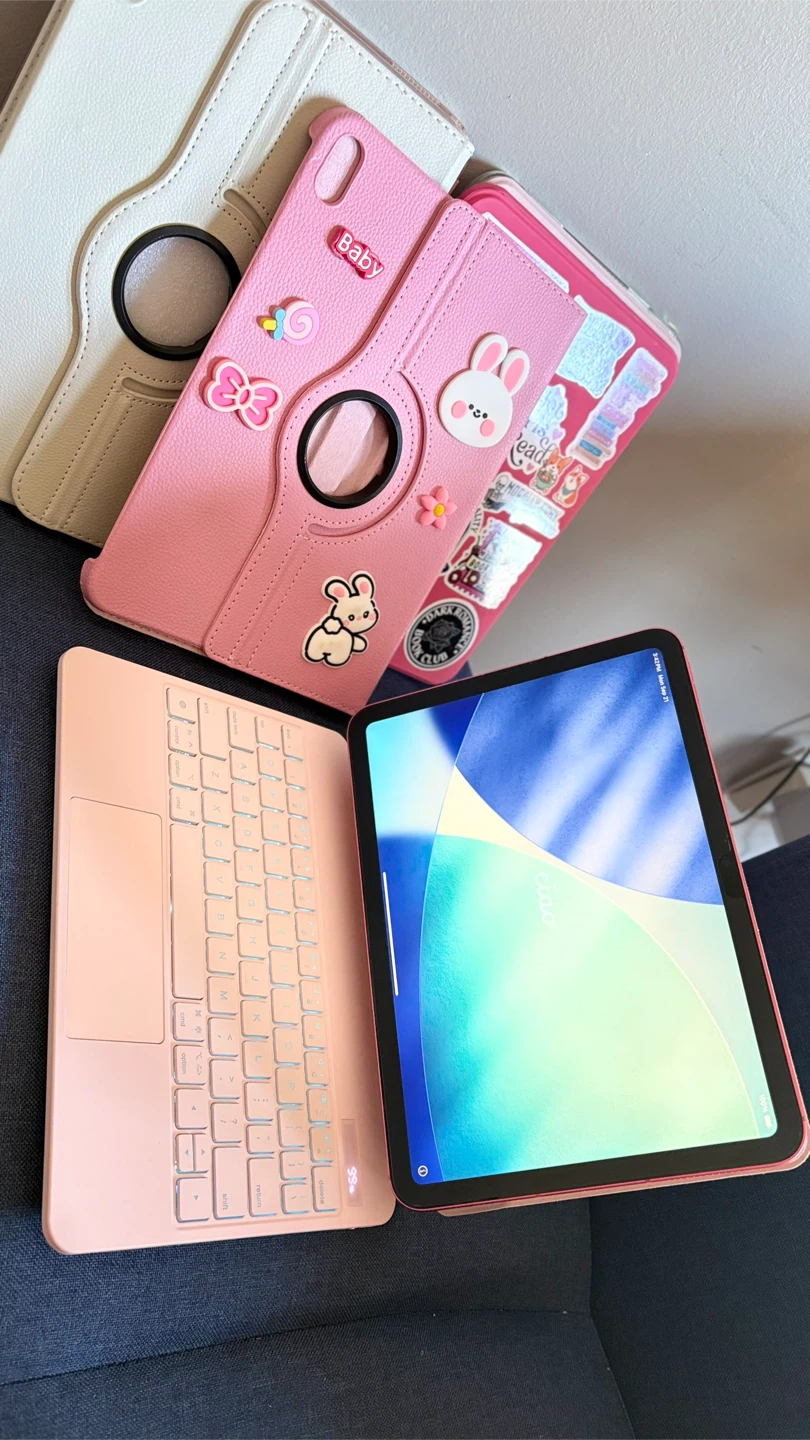 iPad 10th gen pink Bundle with Keyboard Case. - photo 2