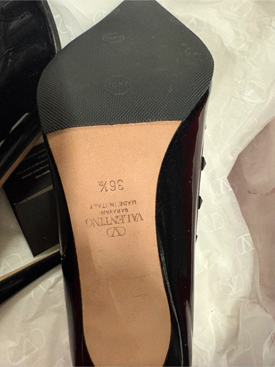 Valentino Garavani Rockstud Bow Patent Pumps - photo 3