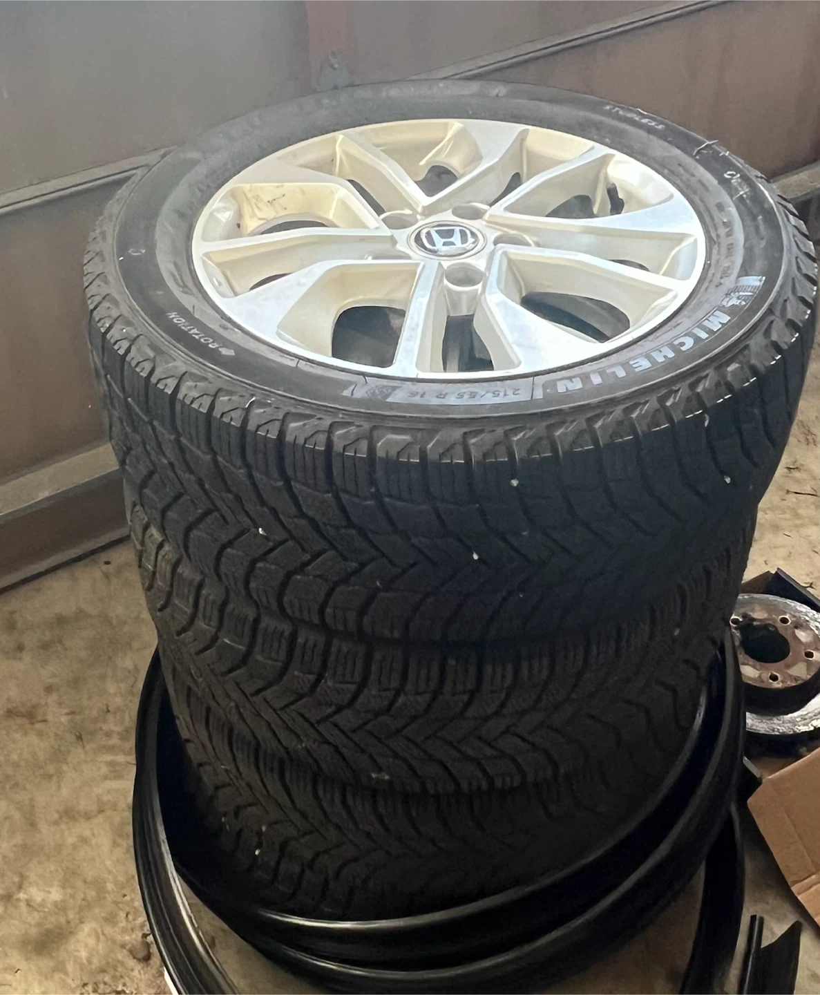 Set of 4 Honda Rims with Michelin X-Ice Winter Tires