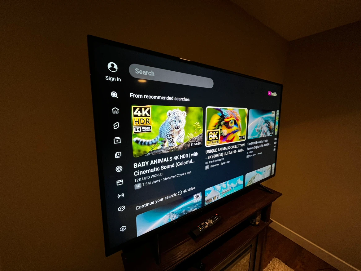 RCA 58 inches Smart Tv 4K UHD - photo 2