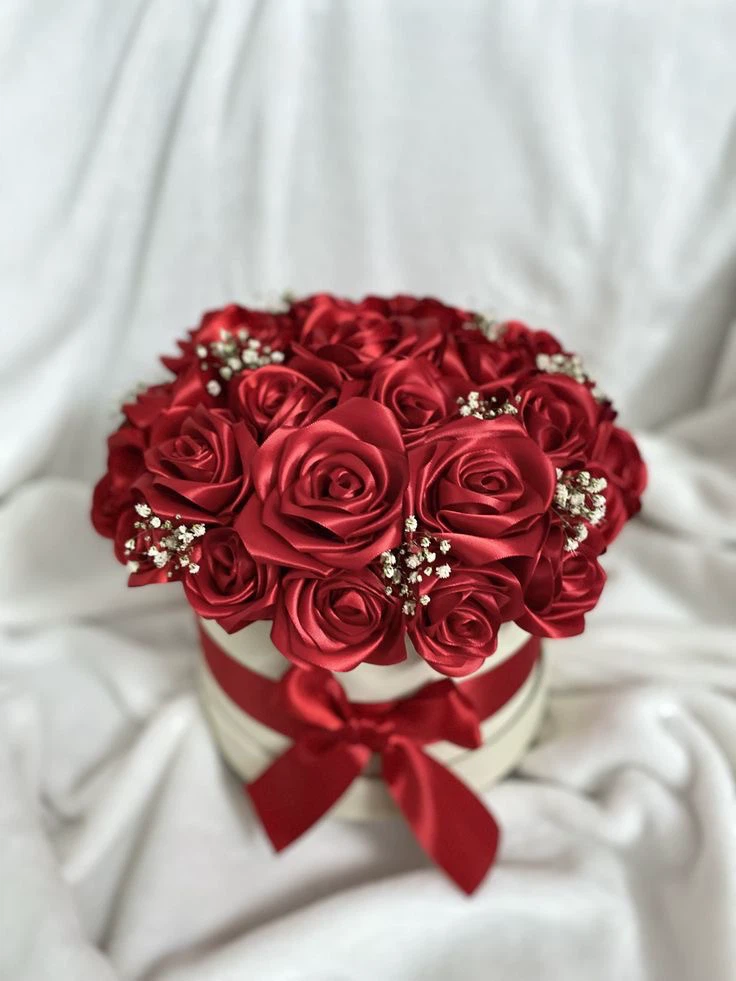 Red Ribbon Rose Gift Box