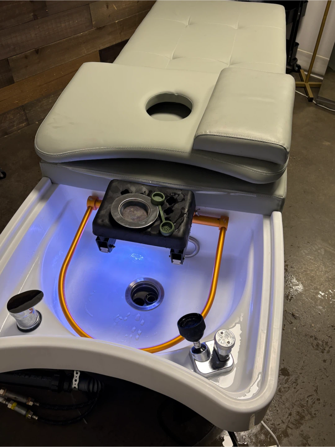 Head Spa Treatment Bed - photo 2