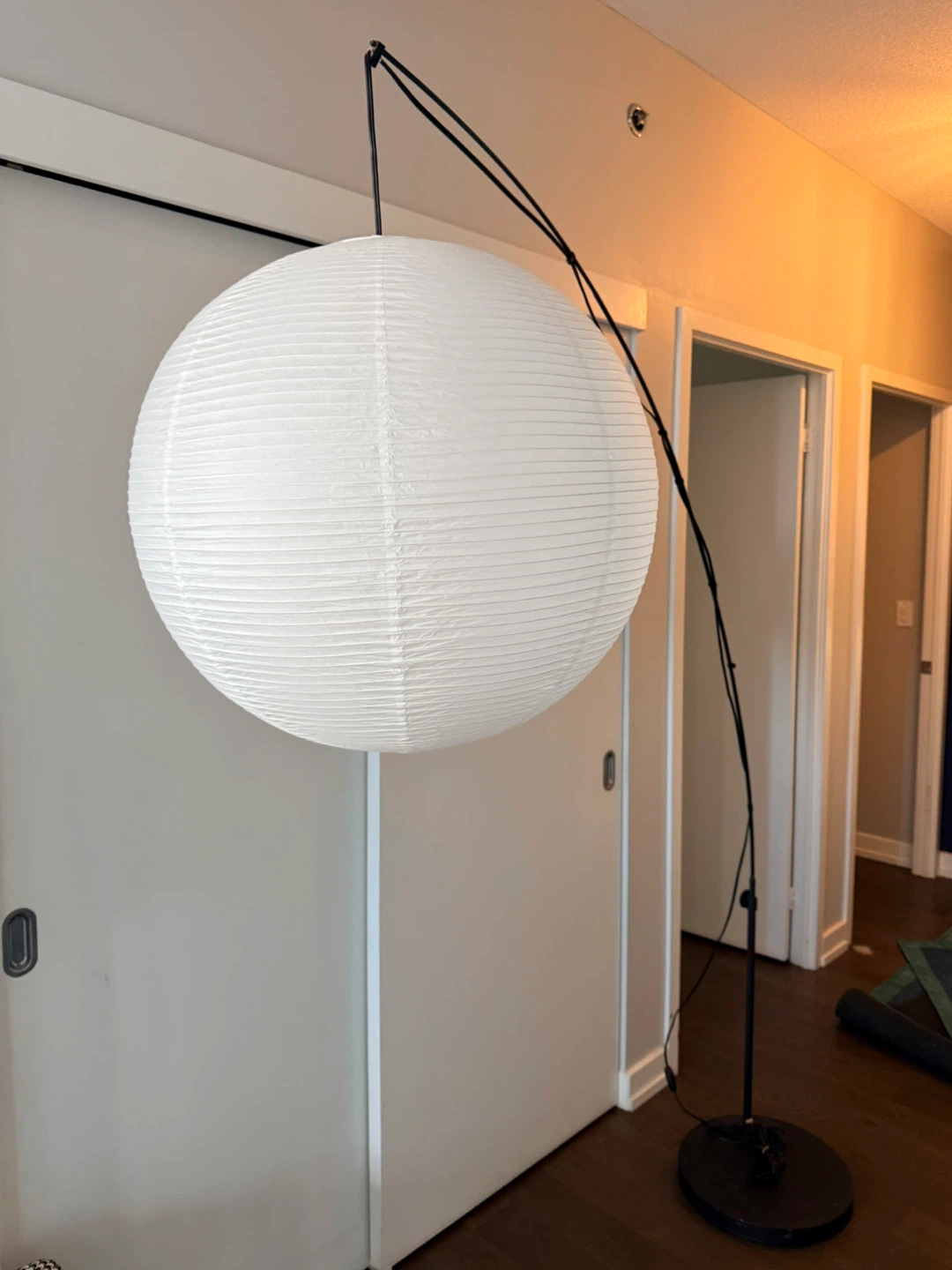 White Paper Shade Arc Floor Lamp - photo 2