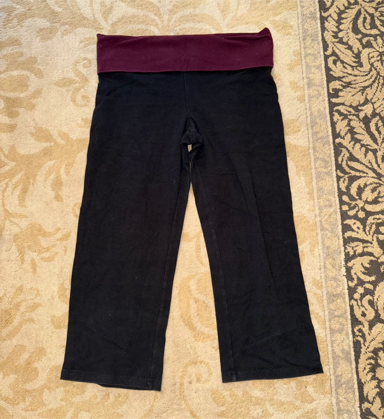 Victoria's Secret PINK Capri Yoga Pants