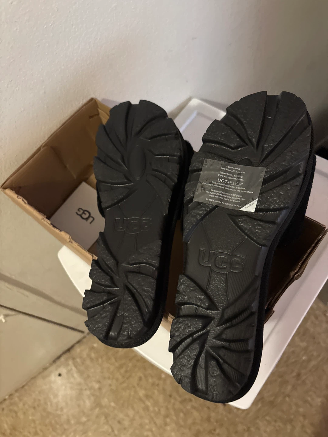 UGG Fluff Yeah Black Slides - photo 4