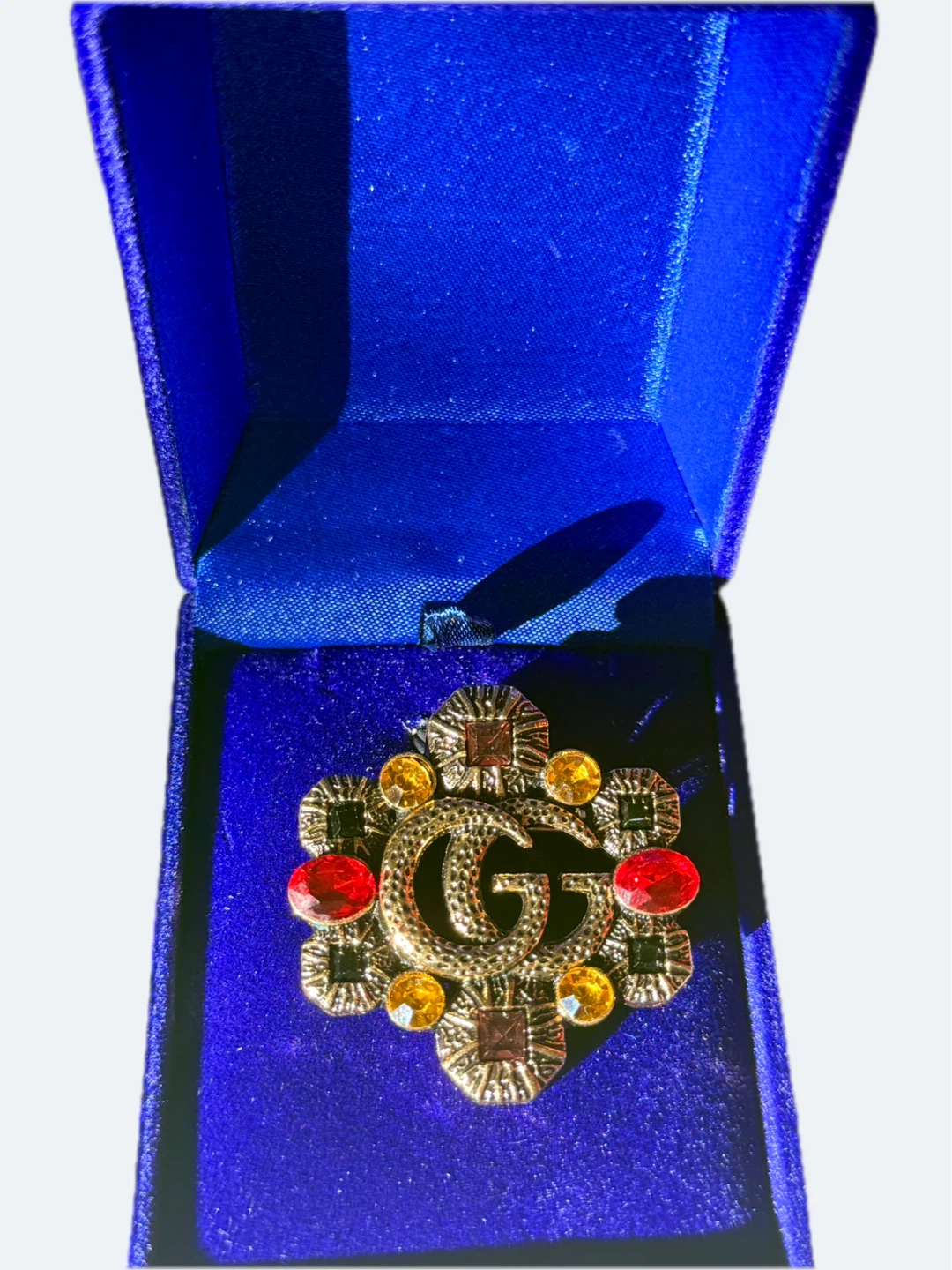 Stunning Gucci style logo Brooch