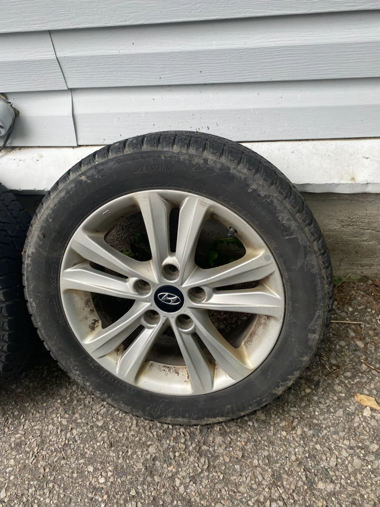 Set of 4 Hyundai Wheels Bridgestone  Tires - photo 2
