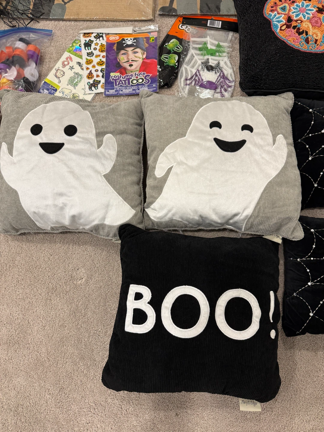Assorted Halloween Decor and Accessories - photo 3