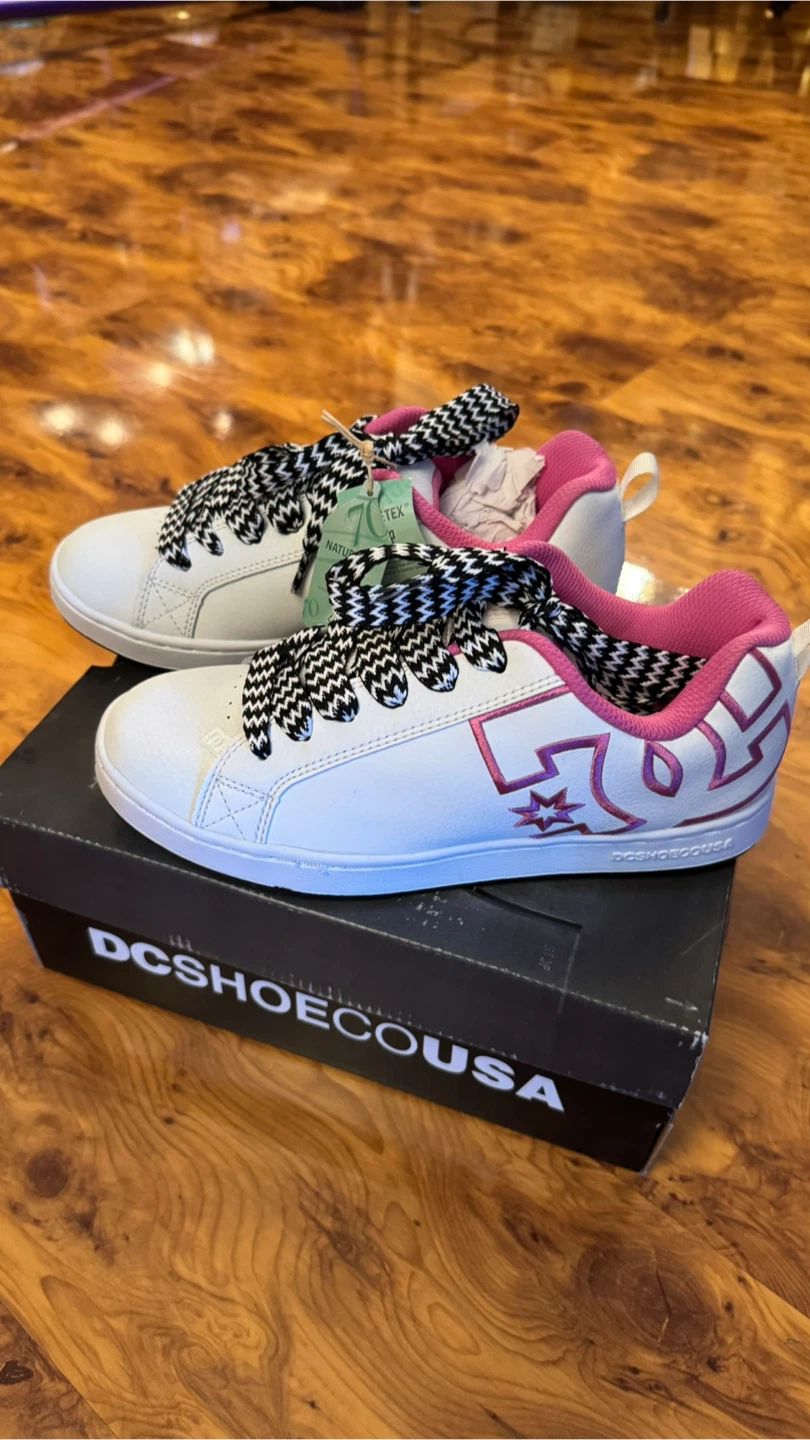 DC Court Graffik Women's Shoes - Size 6.5 US - photo 2