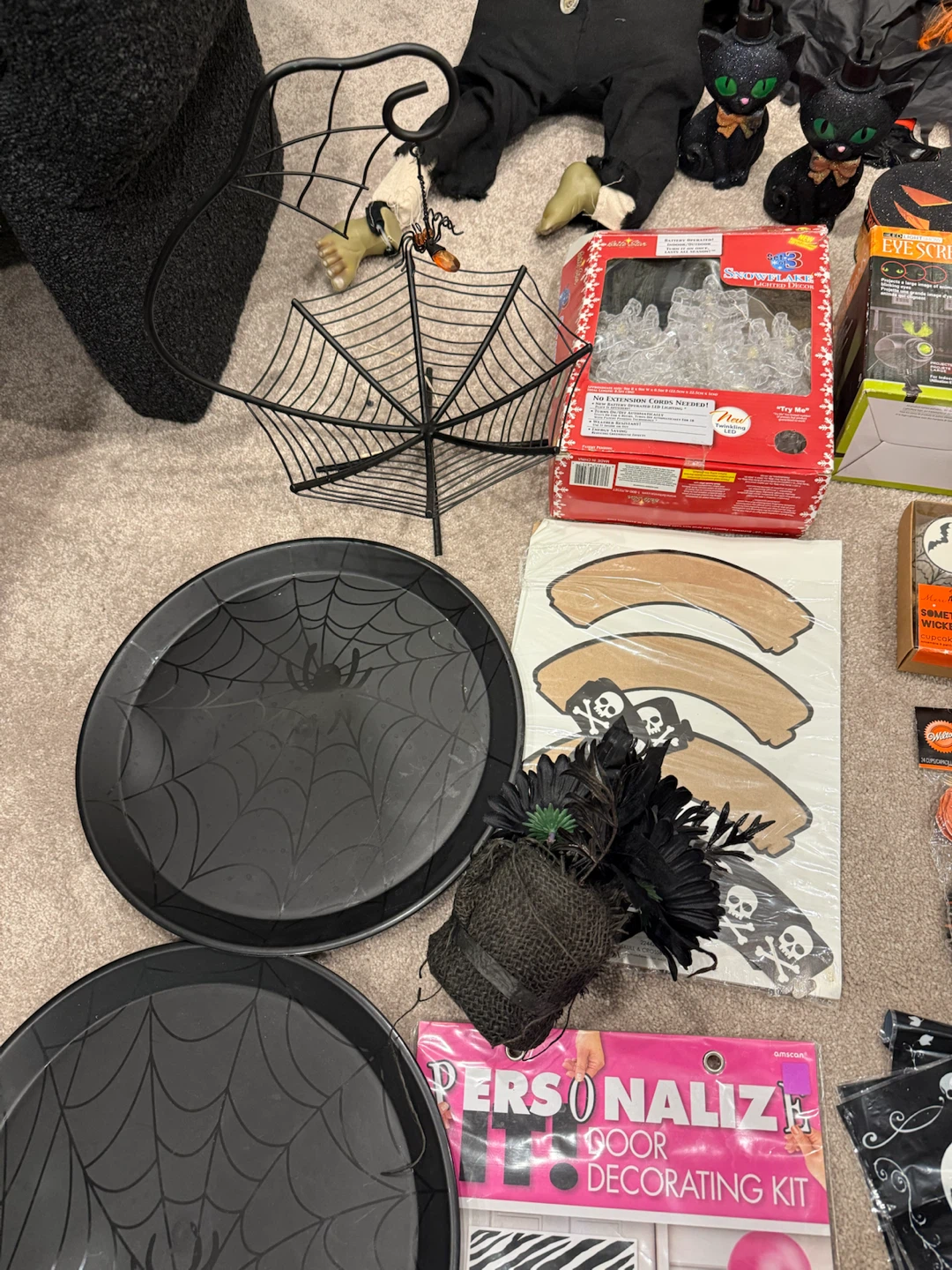 Large Halloween Decor and Party Supplies Lot - photo 4
