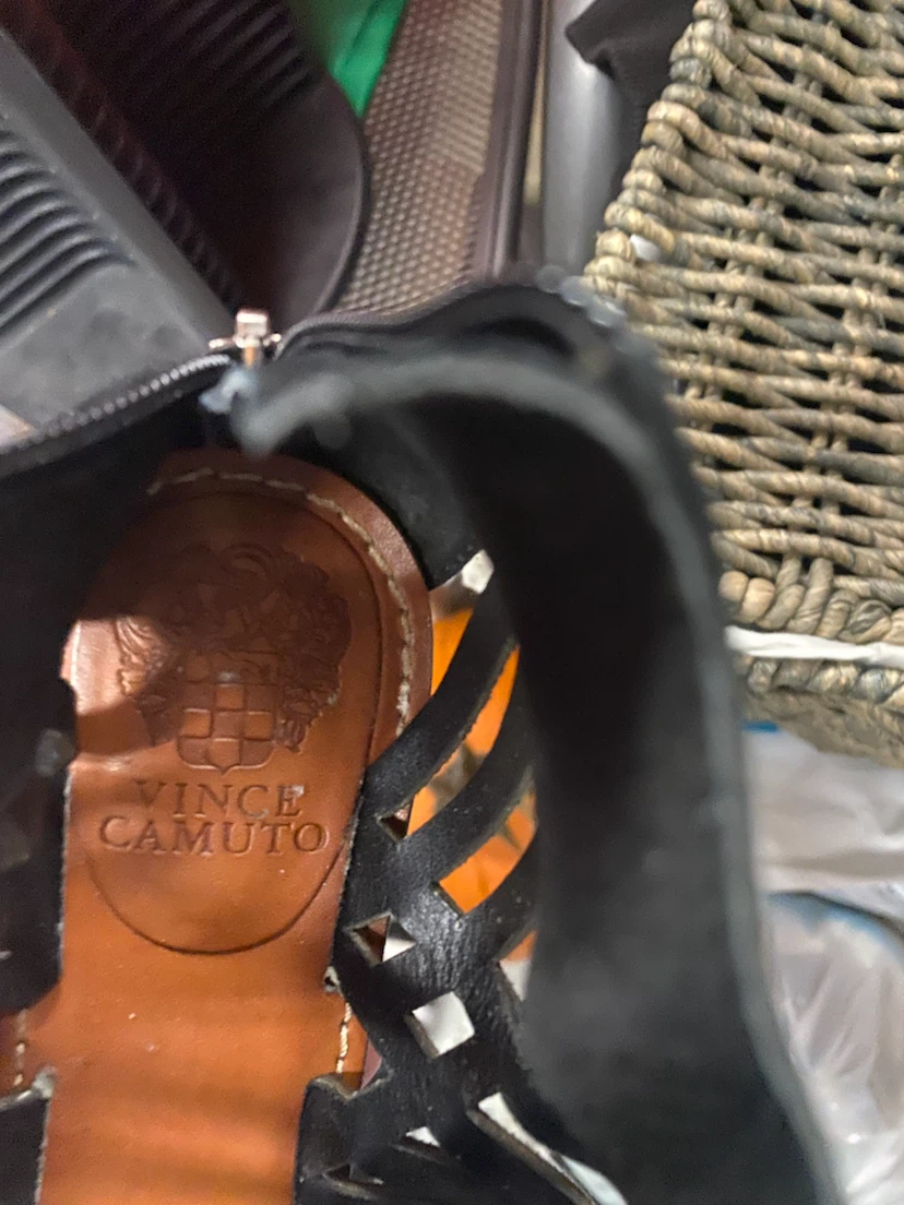Vince Camuto Black Gladiator Sandals - photo 3