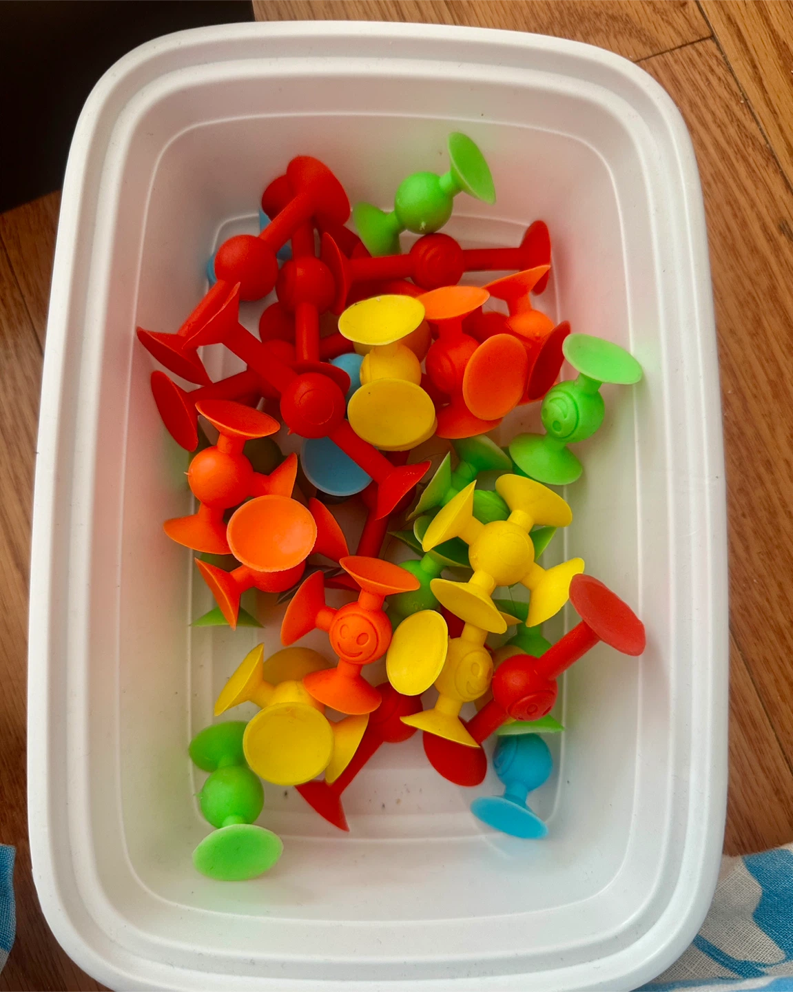 Assorted Kids Toy Set: Building Bolts, Suckers, and Puzzle - photo 3