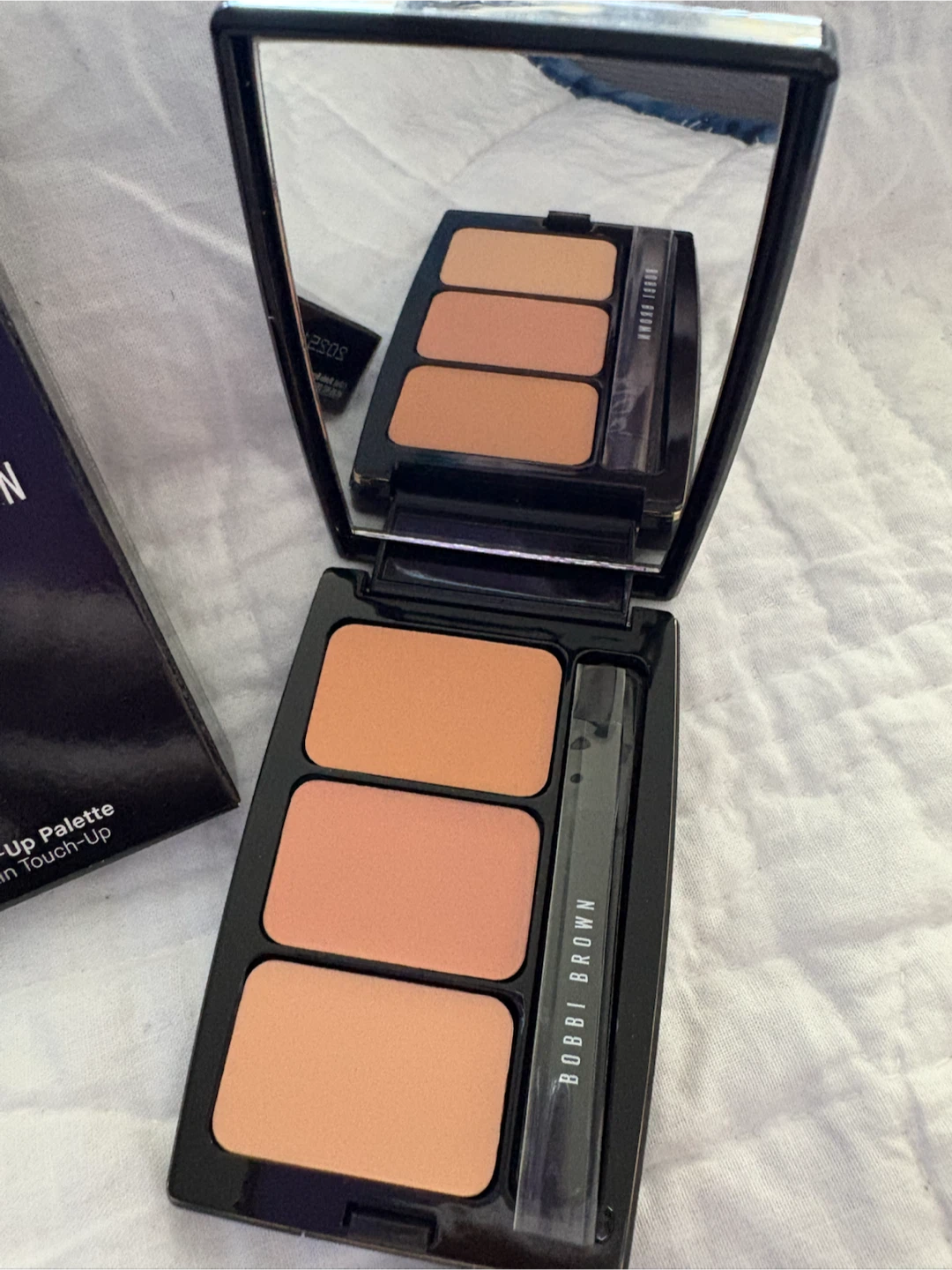 Bobbi Brown Skin Touch-Up Palette - Fair to Light 1 - photo 2