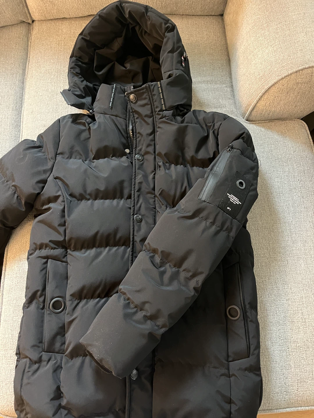 Point Zero Puffer Jacket - Black, Size Medium