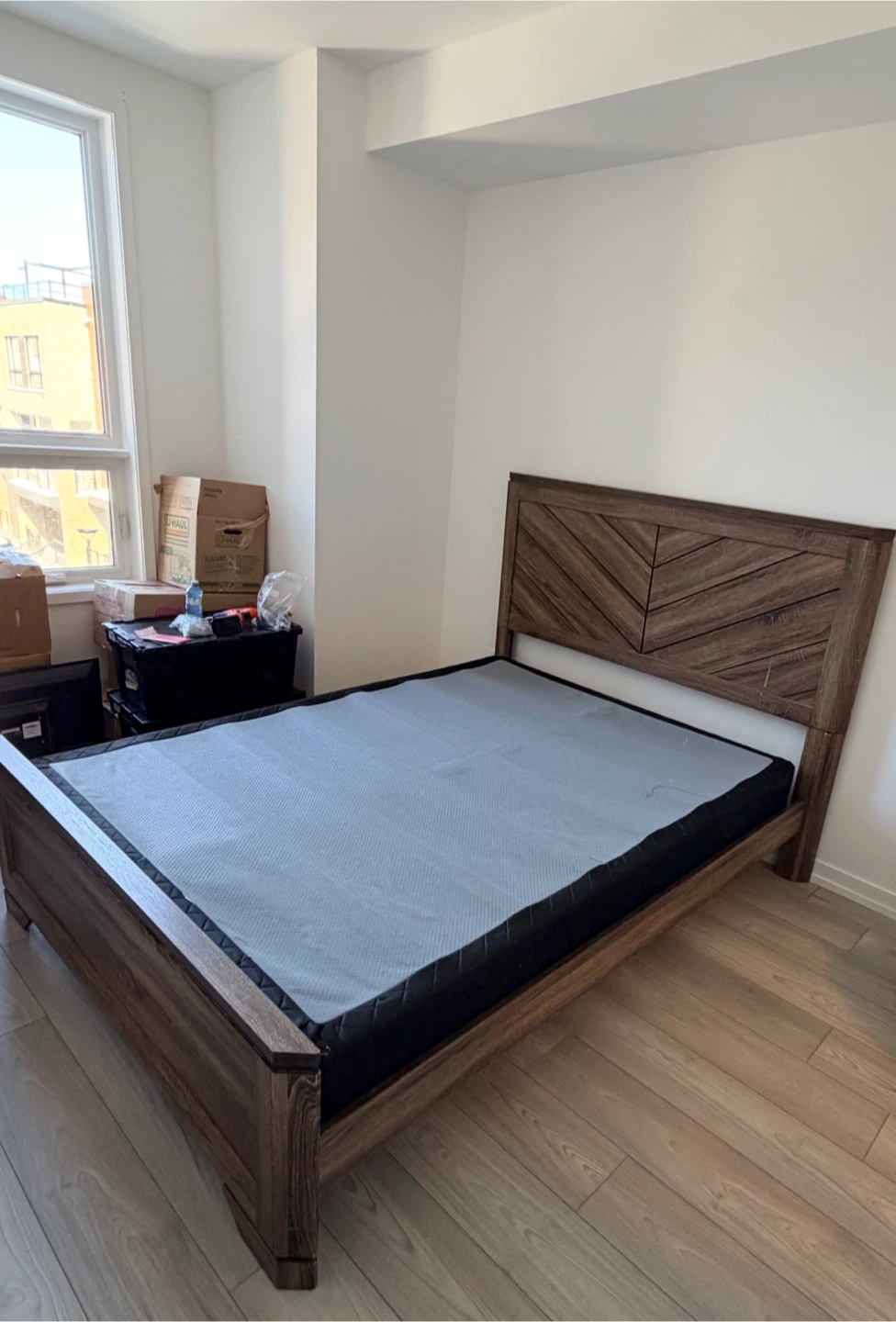 Rustic Wood Chevron Queen Bed Frame, Boxspring & NEW Mattress - photo 2