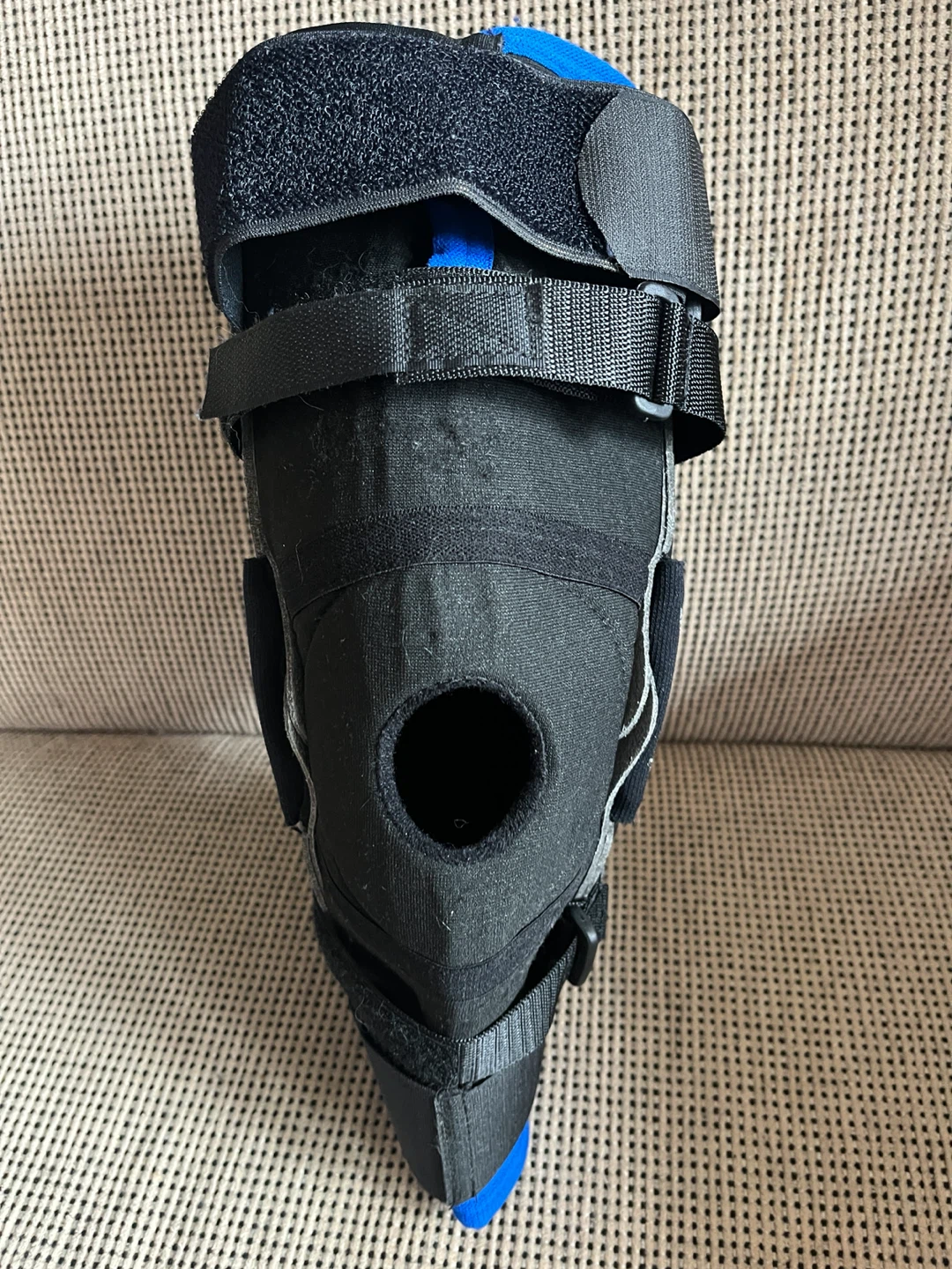 DeRoyal Hinged Knee Brace Size Small
