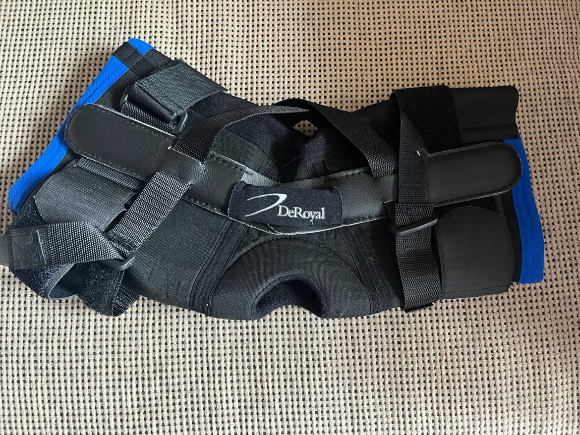 DeRoyal Hinged Knee Brace Size Small - photo 3