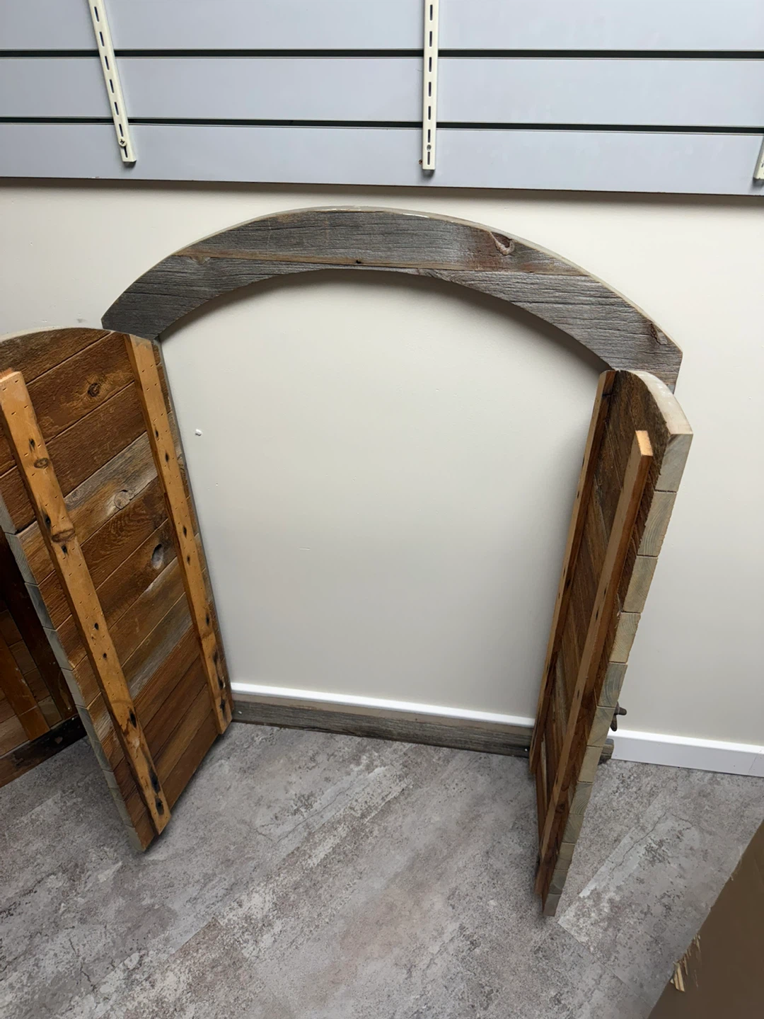 Rustic Reclaimed Wood Arch Wall Decor - photo 2