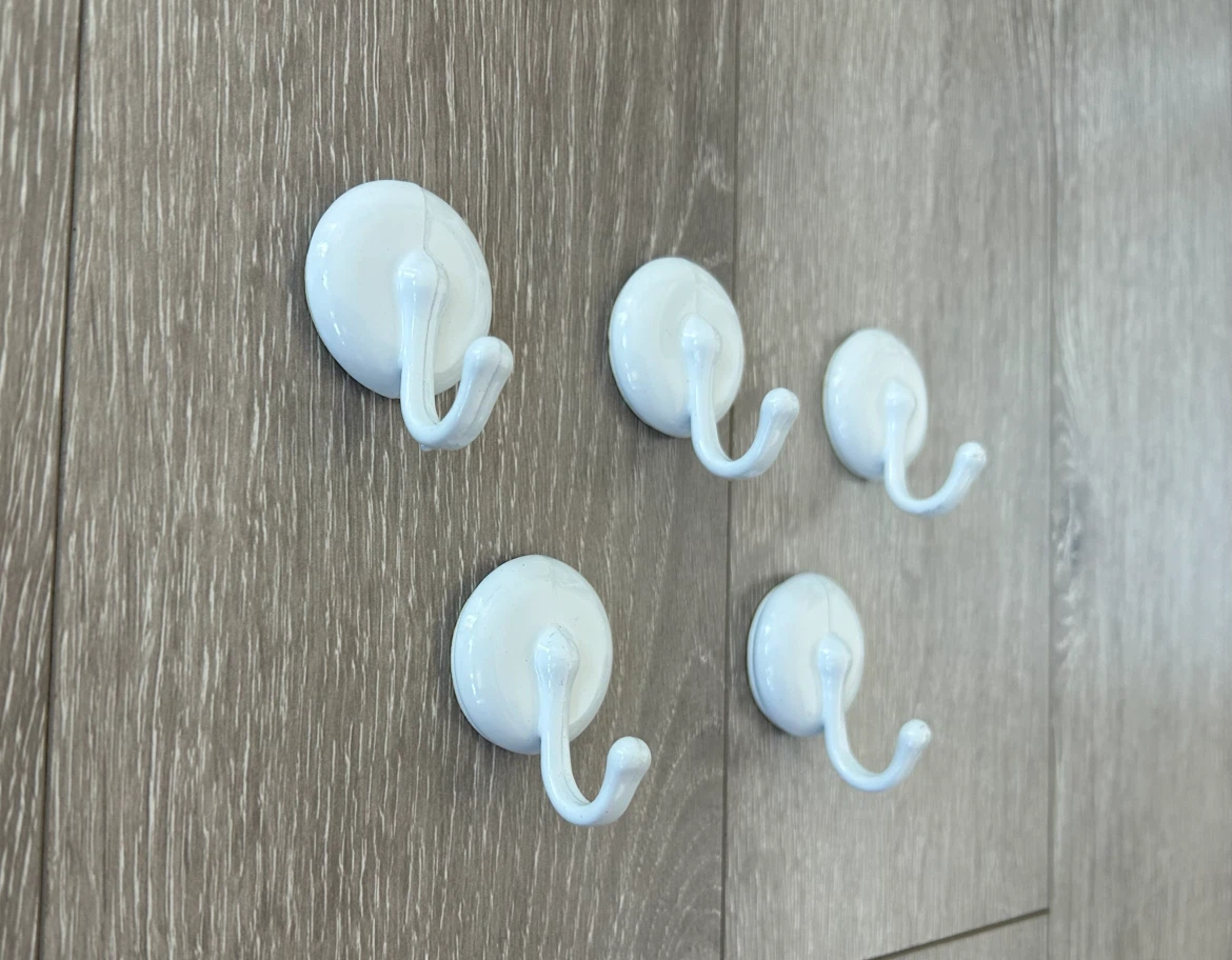 Set of 5 White Metal Adhesive Wall Hooks - photo 2
