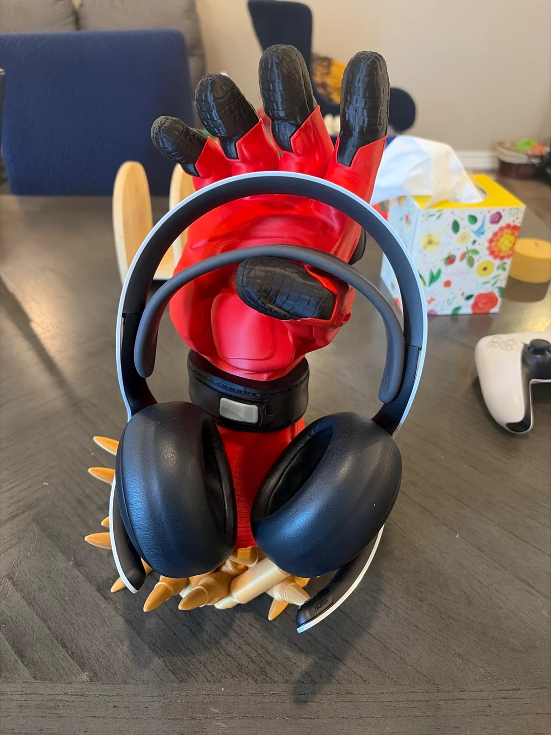 Deadpool Gaming Controller and Headset Stand - photo 5