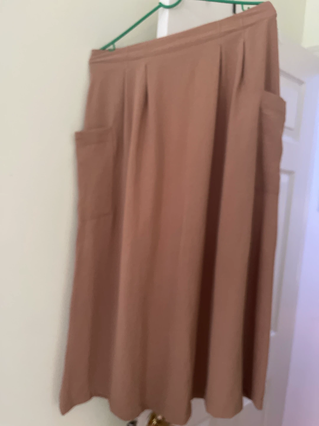 Runway Ready Midi Skirt Size M