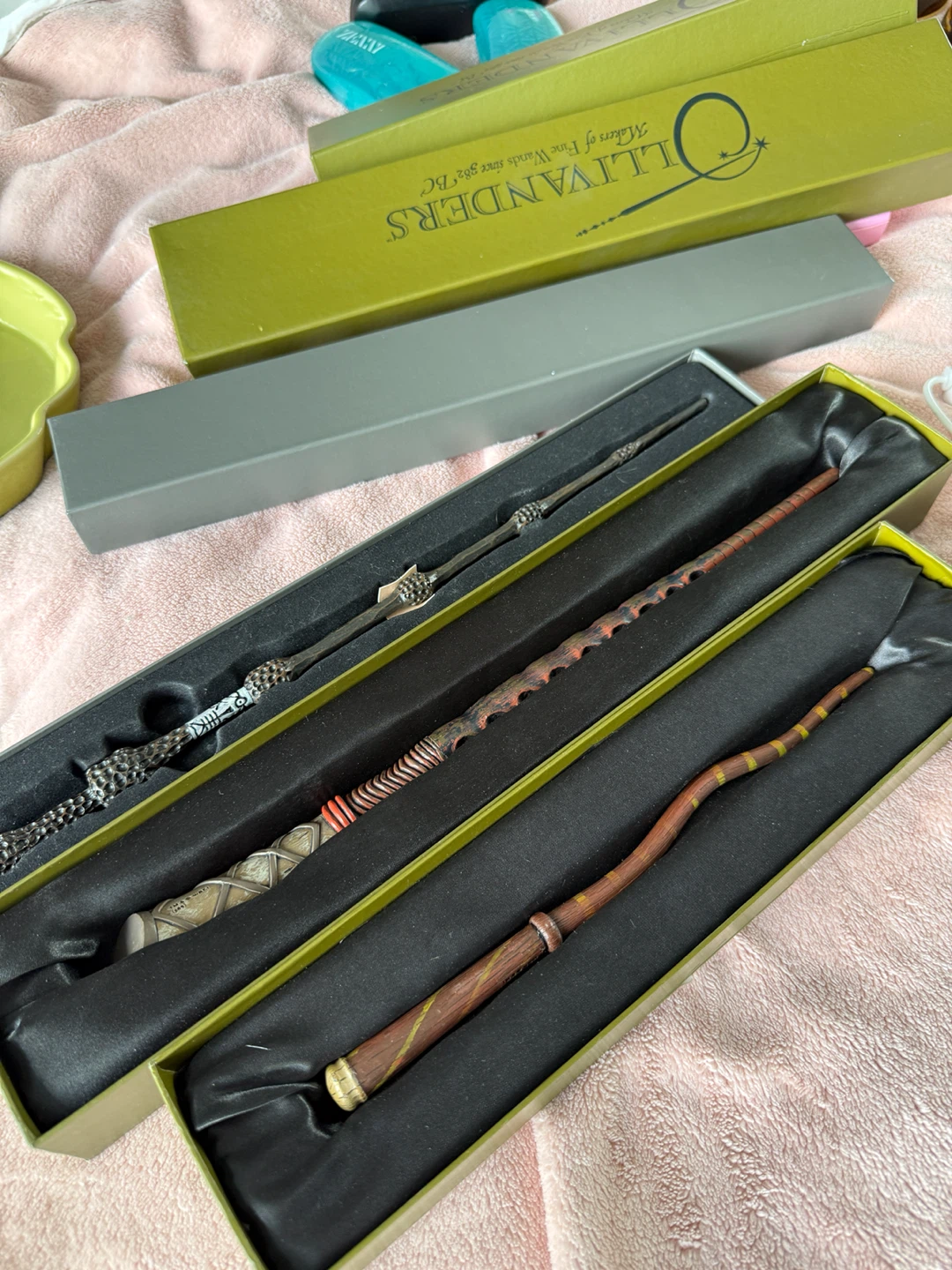 Three Harry Potter Collectible Wands - photo 2