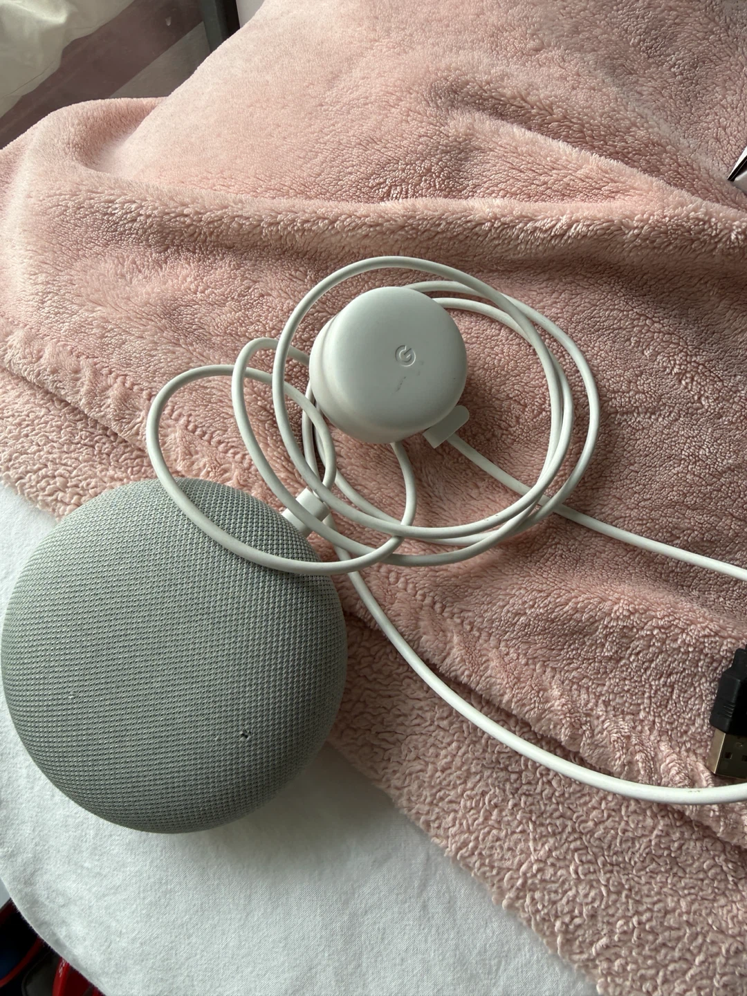 Google home Mini Smart Speaker - photo 2