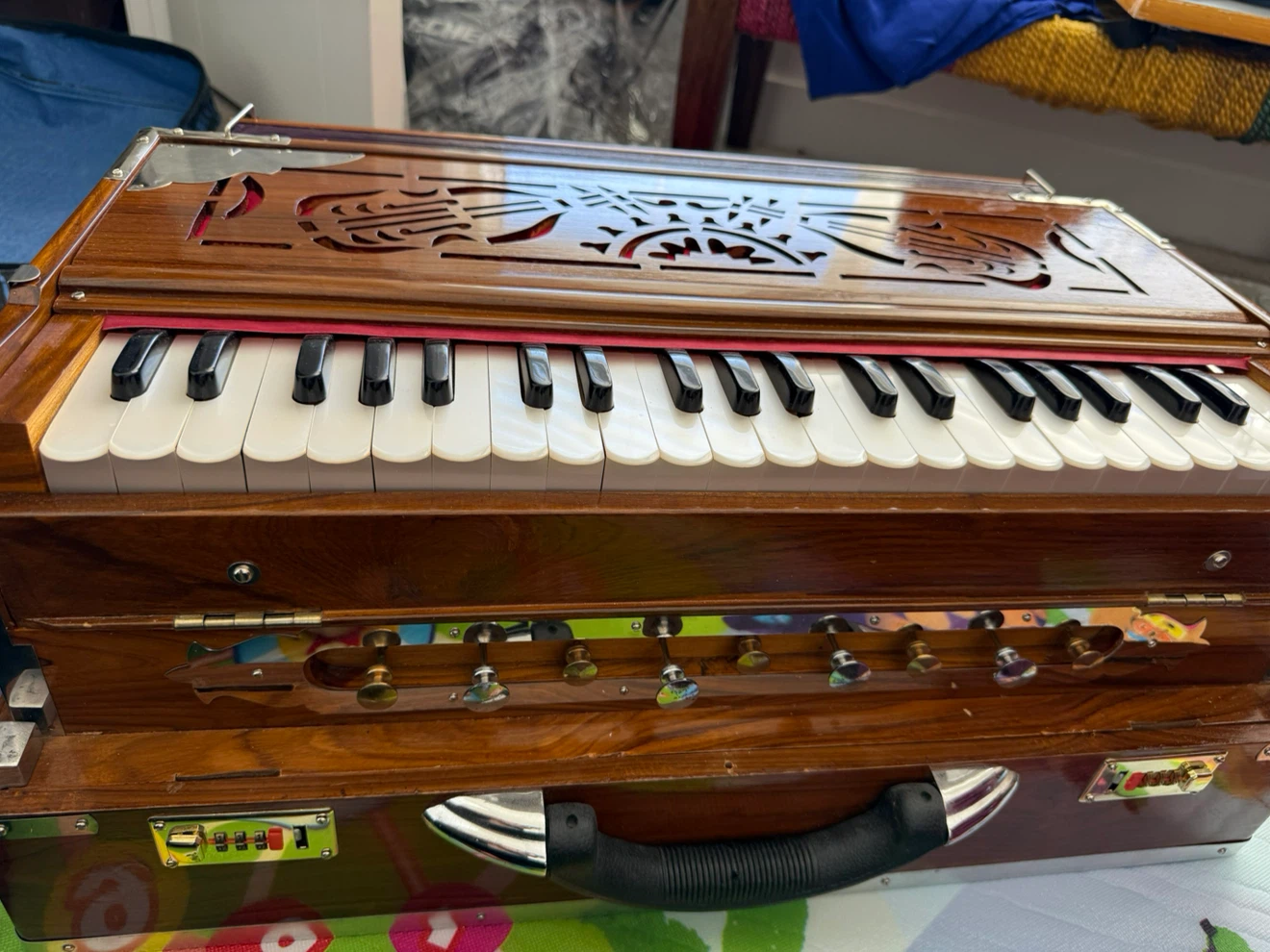 Calcutta Musical Depot Harmonium - photo 2